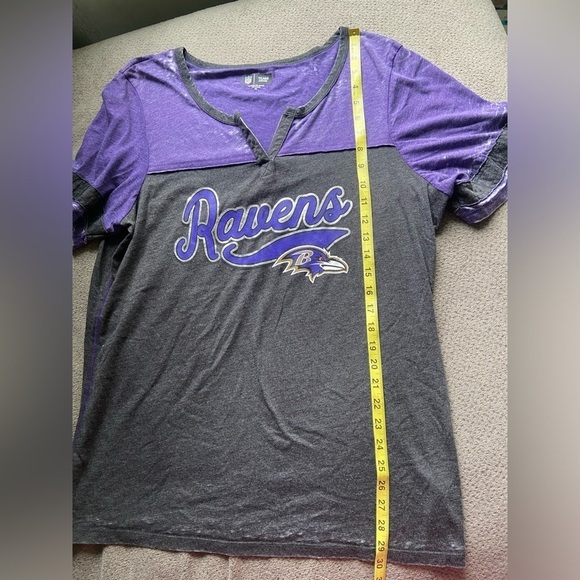 Baltimore Ravens TShirt Womens XXL Distressed Short Sleeve Scoop w/ V cut Purple - Picture 8 of 9